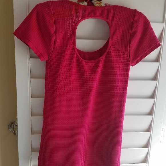 Sorbtek SS Cut Out Back Top Barbiecore Pink Fashion - Picture 3 of 7